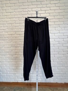 Women's Black Elastic-Waist Jogger Pants - Felicite Sleek Jogger in Black